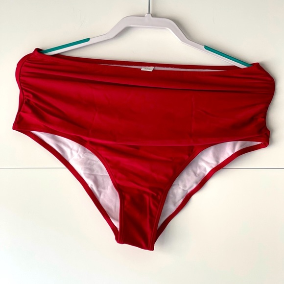 Vibrant Red Bikini Swimwear Set - Picture 5 of 5